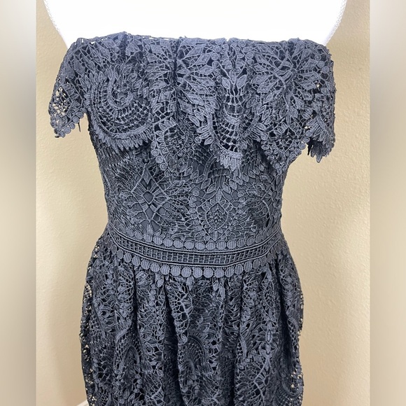 beautiful Shoshanna size 8 black lace strapless dress with Pockets - Picture 5 of 7